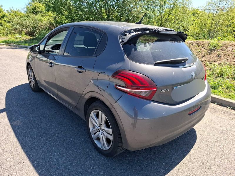 Peugeot 208 1.2 PureTech Signature 2018 – снимка 3
