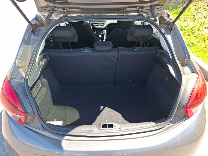 Peugeot 208 1.2 PureTech Signature 2018 – снимка 9