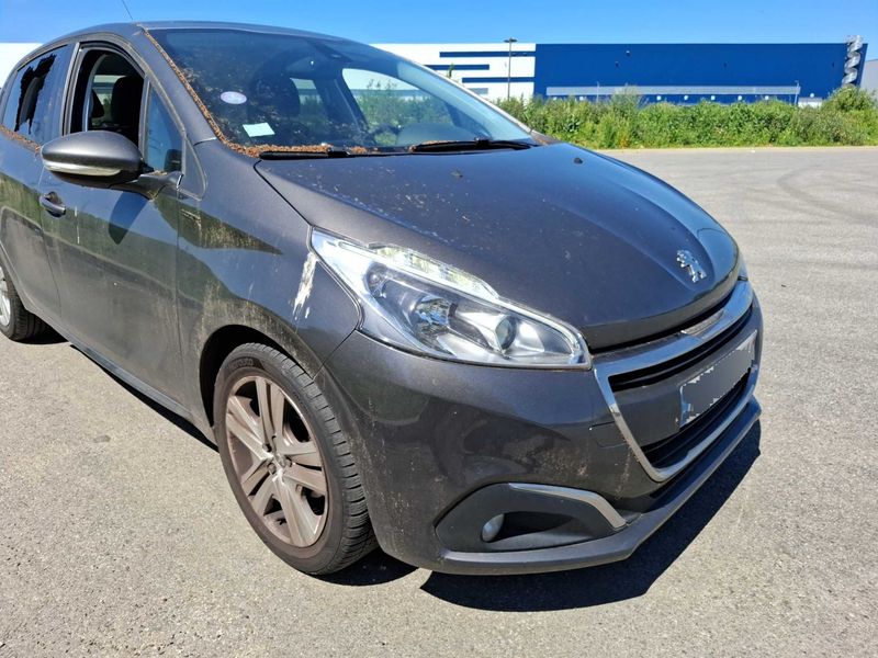Peugeot 208 1.2 PureTech Signature 2018 – снимка 6