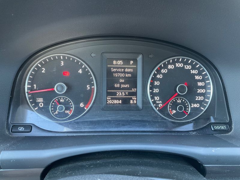 Volkswagen Touran 2.0 TDI Design Edition 2011 – снимка 13