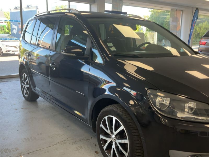 Volkswagen Touran 2.0 TDI Design Edition 2011 – снимка 8