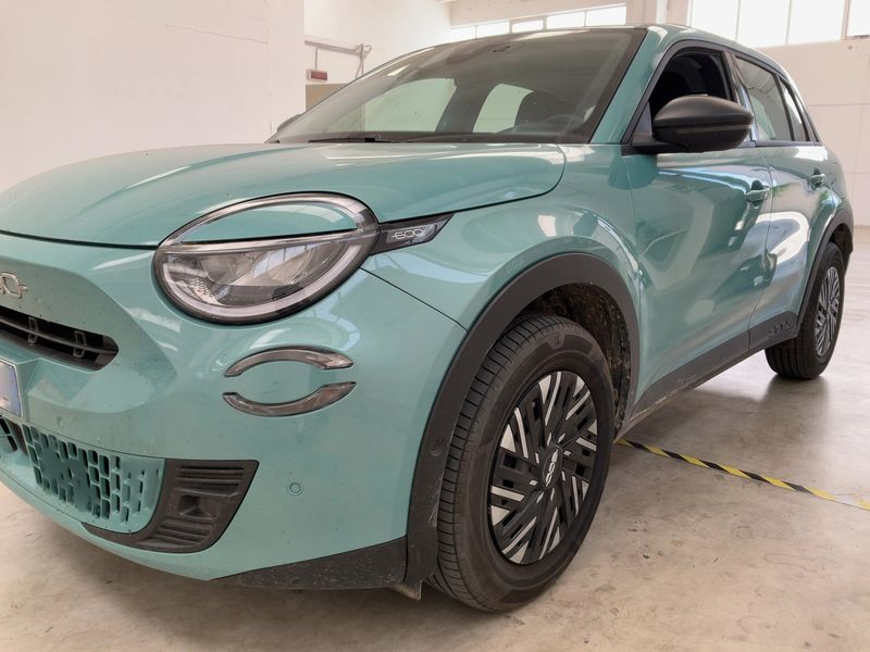 Fiat 600 1.2 Mild-Hybrid 2025 – снимка 2