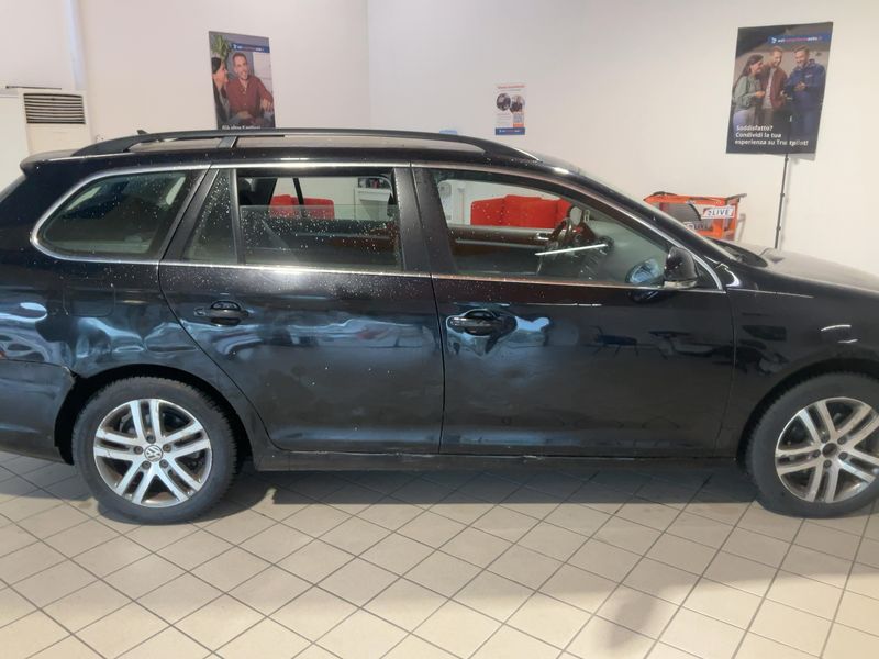 Volkswagen Golf VI 1.6 TDI Highline 2010 – снимка 7
