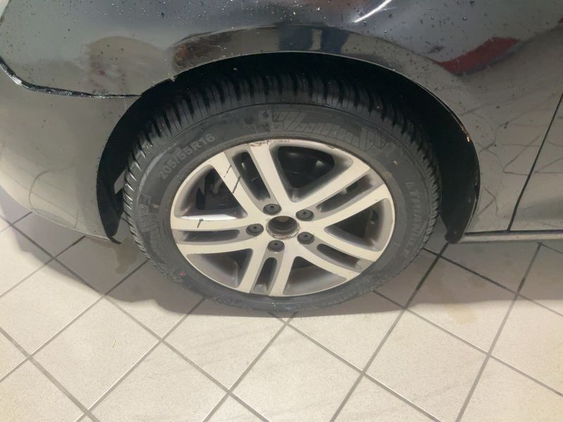 Volkswagen Golf VI 1.6 TDI Highline 2010 – снимка 16