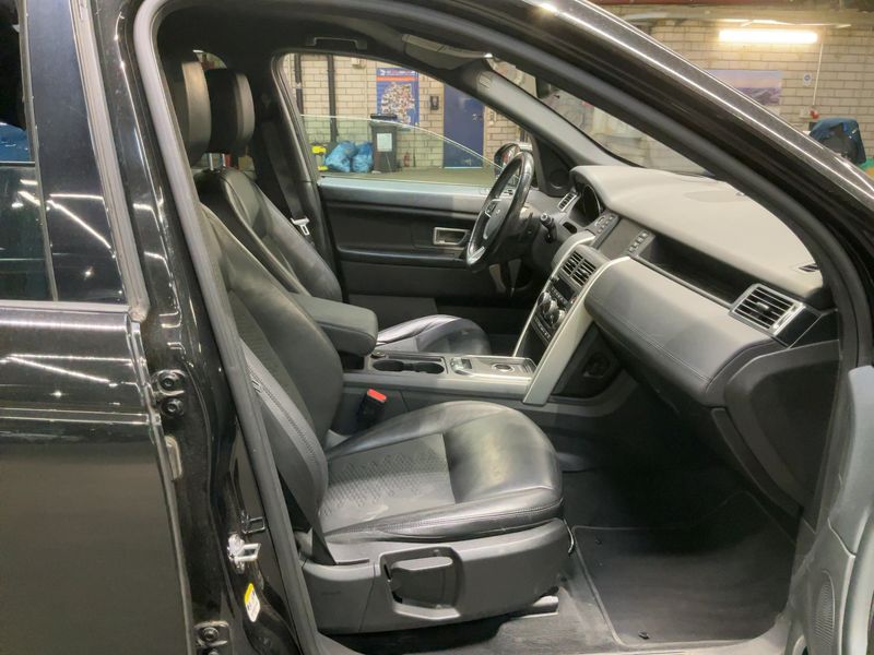 Land Rover Discovery Sport 2.0 Turbo SE AWD 2019 – снимка 17