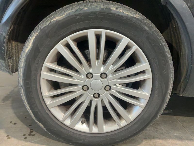 Land Rover Discovery 5 2.0 Td4 SE 2017 – снимка 9