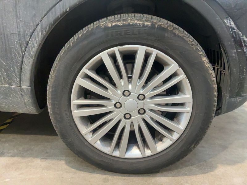 Land Rover Discovery 5 2.0 Td4 SE 2017 – снимка 11