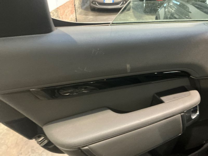 Land Rover Discovery 5 2.0 Td4 SE 2017 – снимка 26