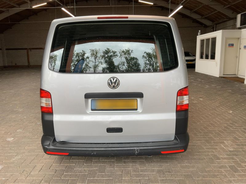 Volkswagen T5 Transporter 2.0 TDI Kasten lang 2014 – снимка на щета
