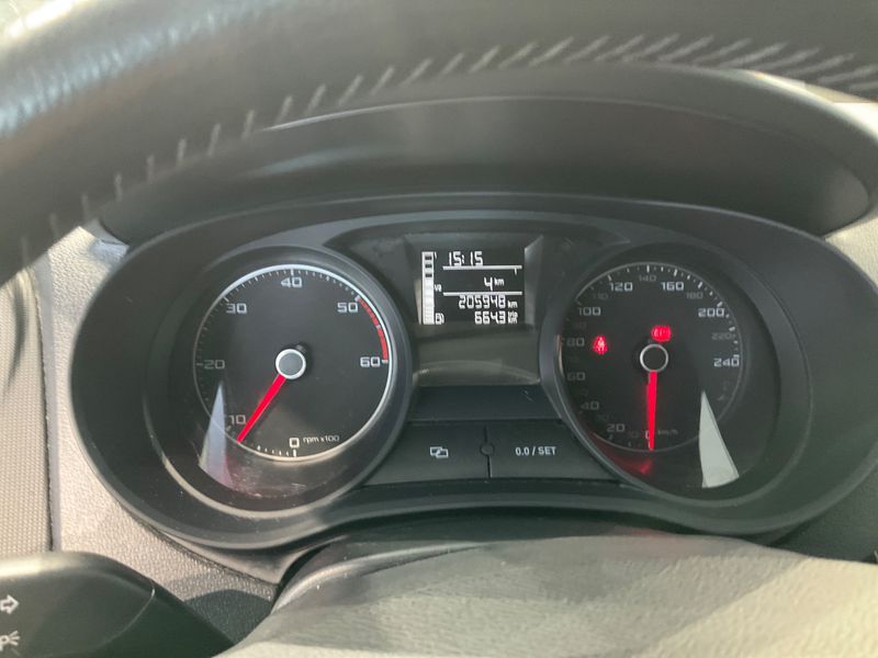 Seat Ibiza 1.6 TDI Style Salsa 2014 – снимка 4
