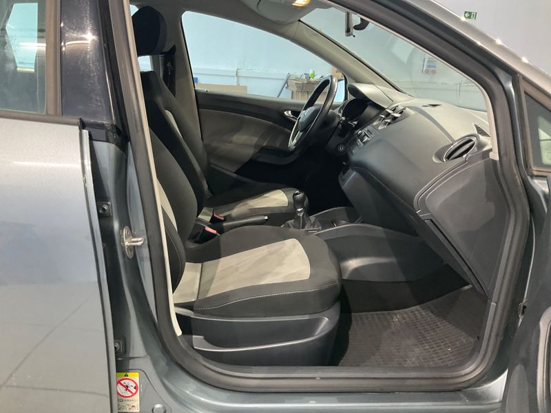 Seat Ibiza 1.6 TDI Style Salsa 2014 – снимка 3