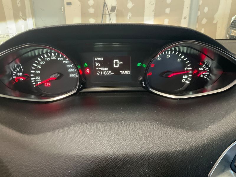 Peugeot 308 1.6 Blue-HDi Active Business 2016 – снимка 4