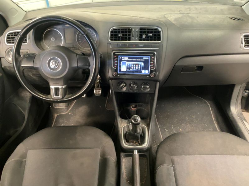 Volkswagen Polo 1.6 TDI Style 2011 – снимка 17