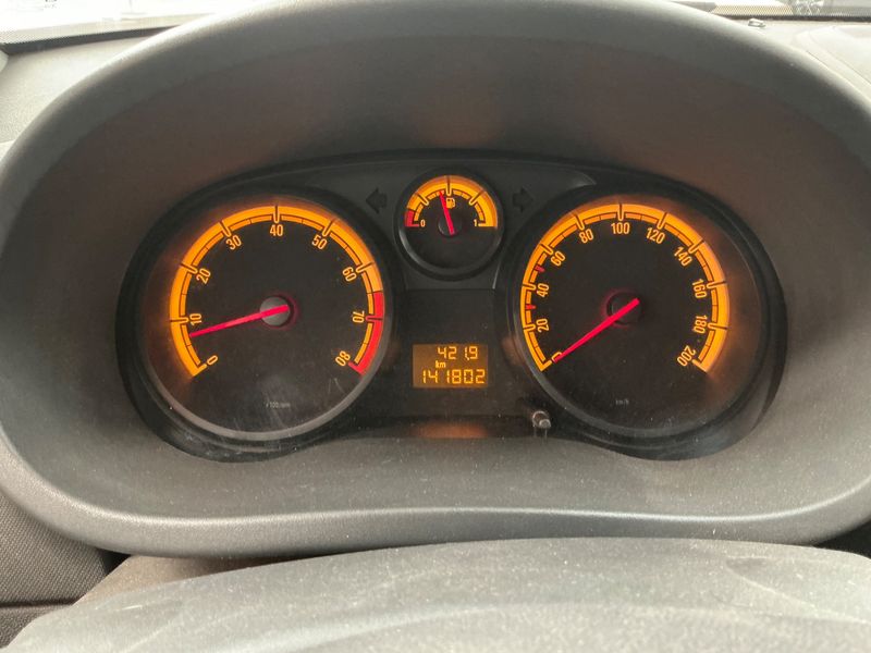 Opel Corsa 1.2 Selection 2012 – снимка 4