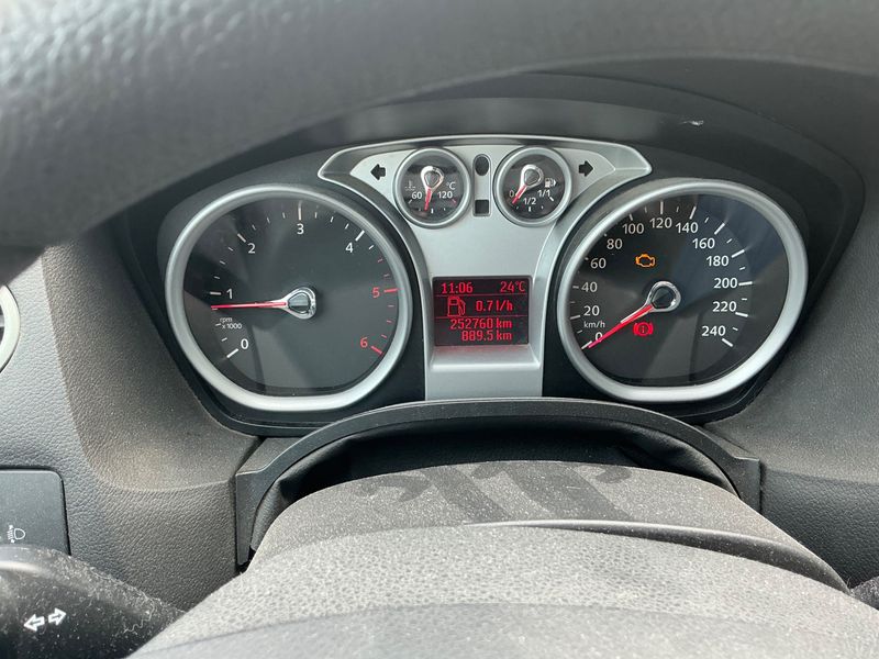 Ford Focus 1.6 TDCi Concept 2010 – снимка 4