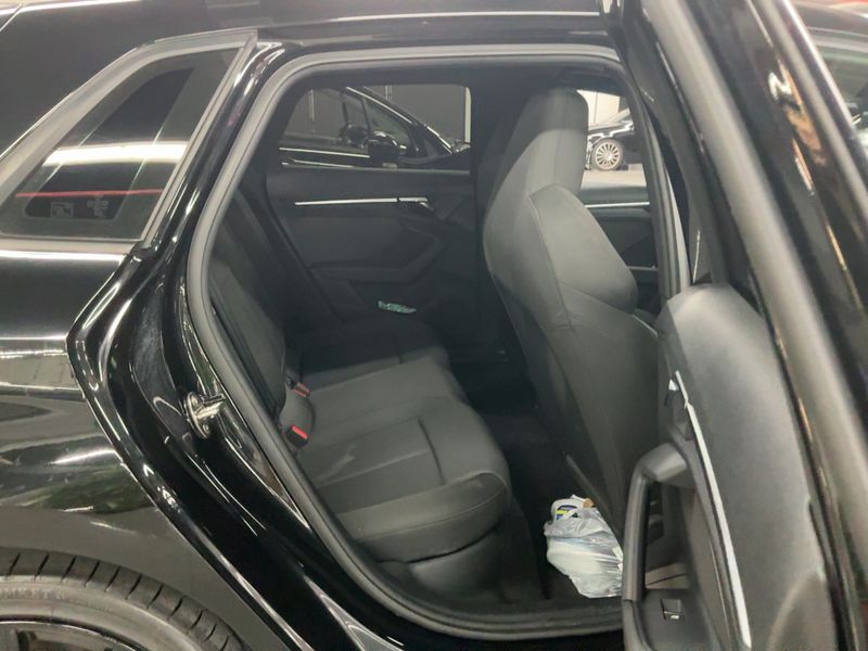 Audi A3 Sportback 35 TDI S line 2023 – снимка 19