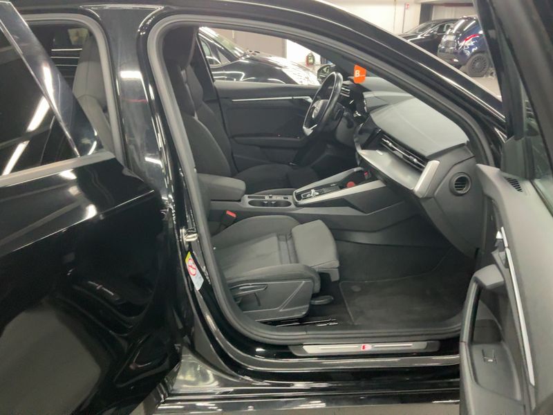 Audi A3 Sportback 35 TDI S line 2023 – снимка 16