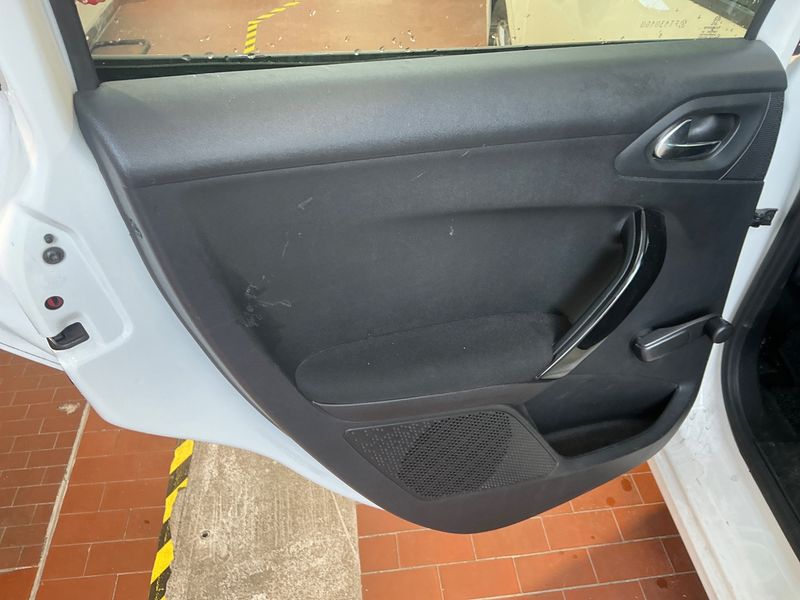 Peugeot 208 1.2 e-VTi Active 2015 – снимка 24