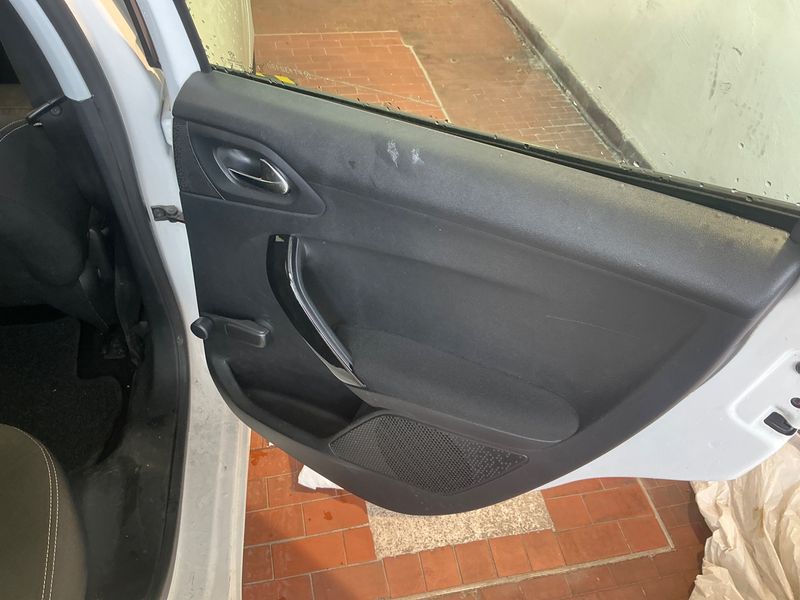 Peugeot 208 1.2 e-VTi Active 2015 – снимка 25
