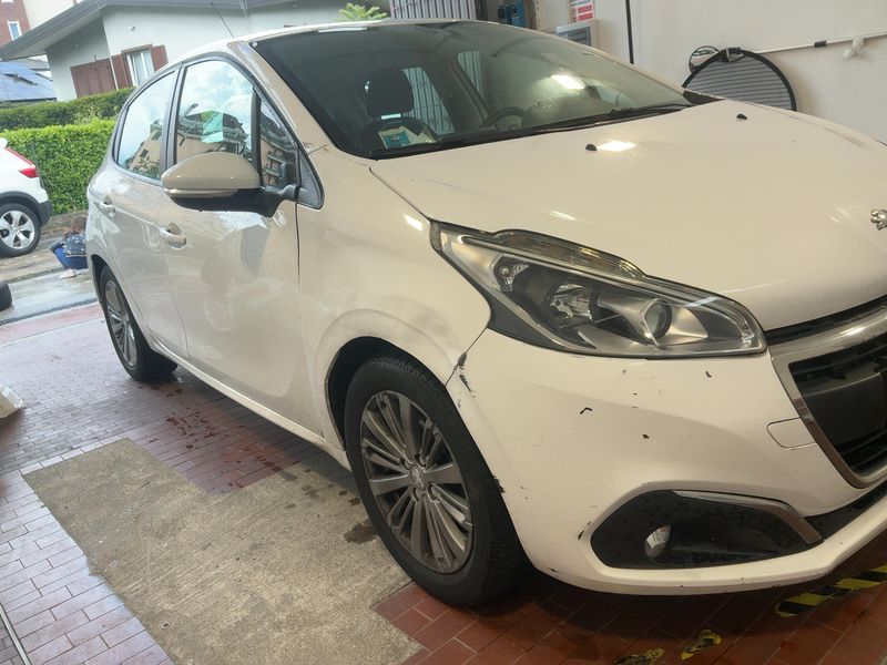 Peugeot 208 1.2 e-VTi Active 2015 – снимка 12