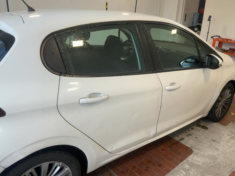Peugeot 208 1.2 e-VTi Active 2015 – снимка 10