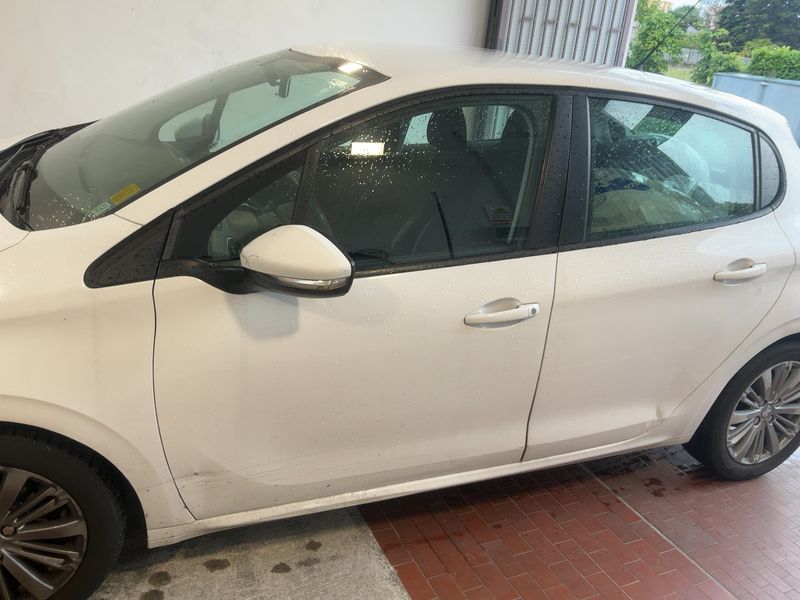 Peugeot 208 1.2 e-VTi Active 2015 – снимка 4