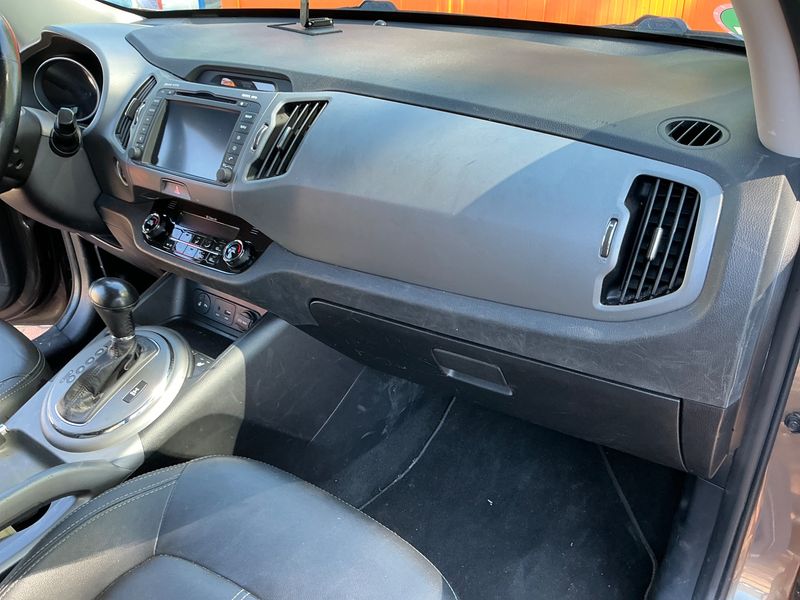 Kia Sportage 2.0 CRDi Spirit 4WD 2015 – снимка 38