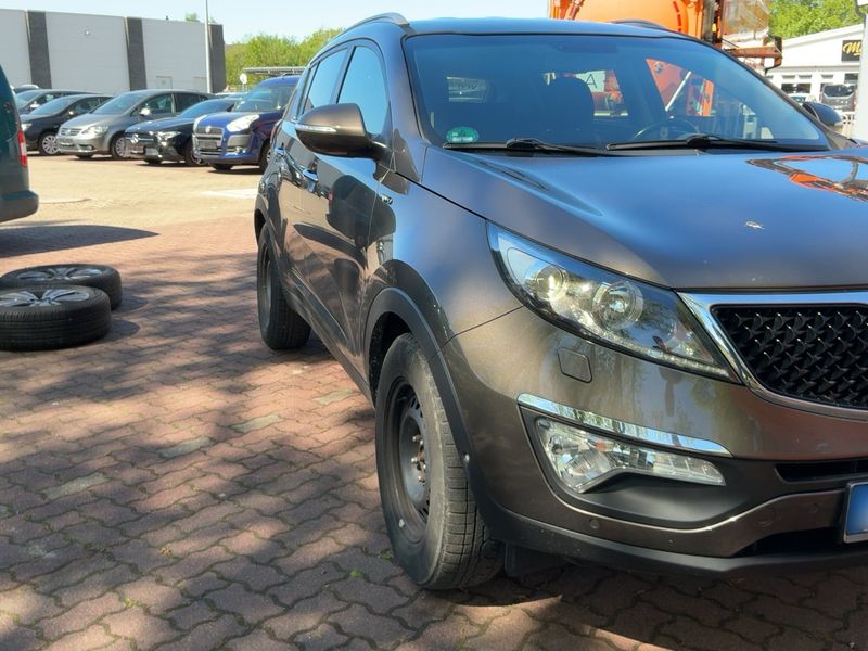 Kia Sportage 2.0 CRDi Spirit 4WD 2015 – снимка 12