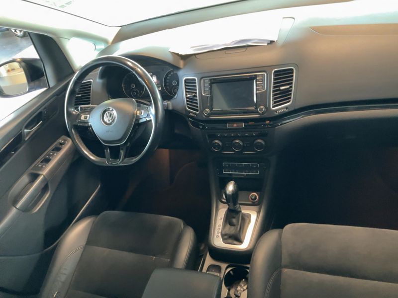 Volkswagen Sharan 2.0 TDI Highline BlueMotion Tech 2017 – снимка 18