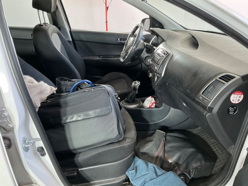 Hyundai i20 1.2 Life 2014 – снимка 3
