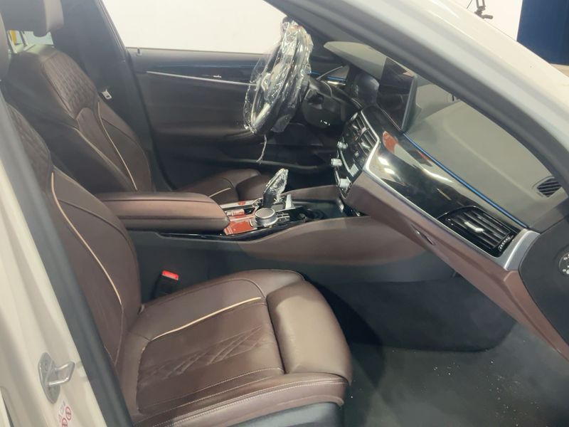 BMW 5er 530e xDrive M Sport 2021 – снимка 17