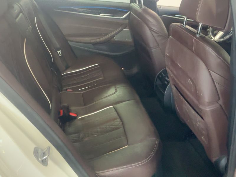 BMW 5er 530e xDrive M Sport 2021 – снимка 20