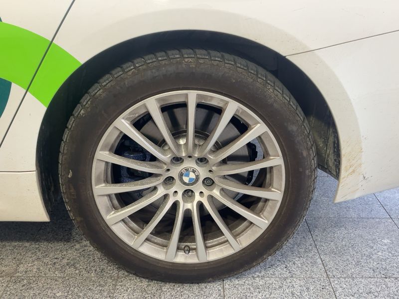 BMW 5er 530e xDrive M Sport 2021 – снимка 5