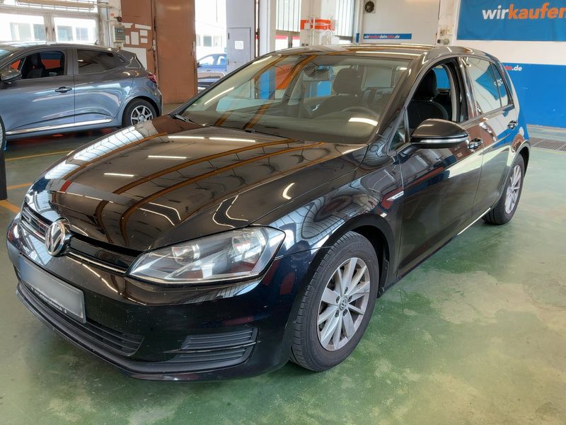 Volkswagen Golf VII 1.0 TSI Trendline BlueMotion Tech 2015 – снимка 1