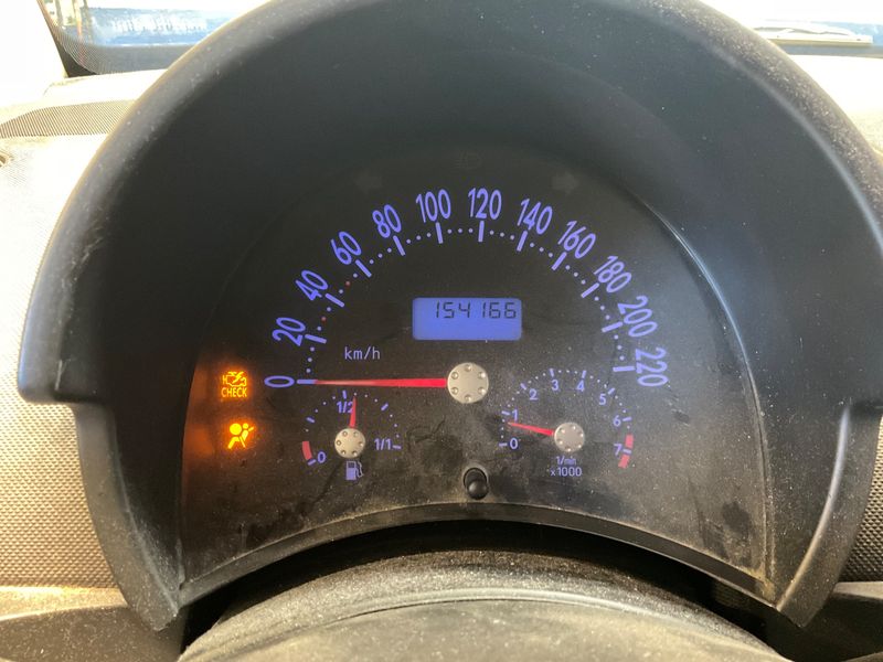 Volkswagen New Beetle 1.6 2004 – снимка 4