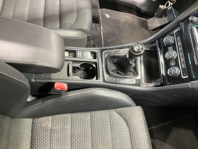 Volkswagen Golf VII 2.0 TDI Highline BlueMotion Tech 2014 – снимка 40