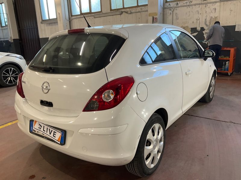 Opel Corsa 1.2 Edition 2013 – снимка 2