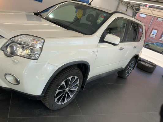 Nissan X-Trail 2.0 dCi LE 4x4 2013 – снимка 2
