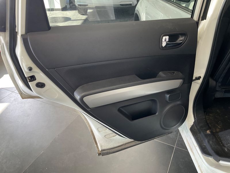 Nissan X-Trail 2.0 dCi LE 4x4 2013 – снимка 35