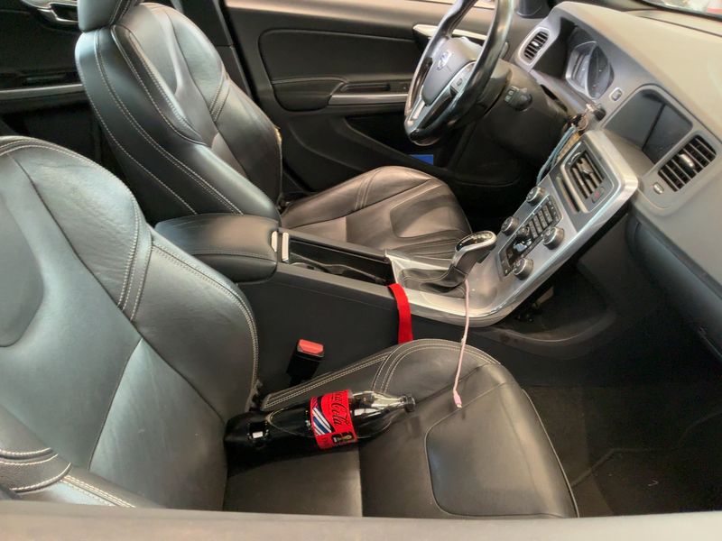 Volvo V60 2.0 D3 Linje Svart 2016 – снимка 16