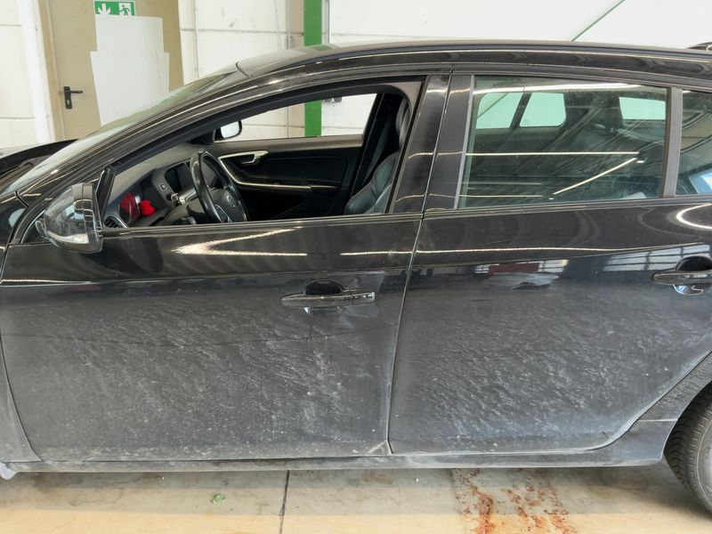Volvo V60 2.0 D3 Linje Svart 2016 – снимка 4