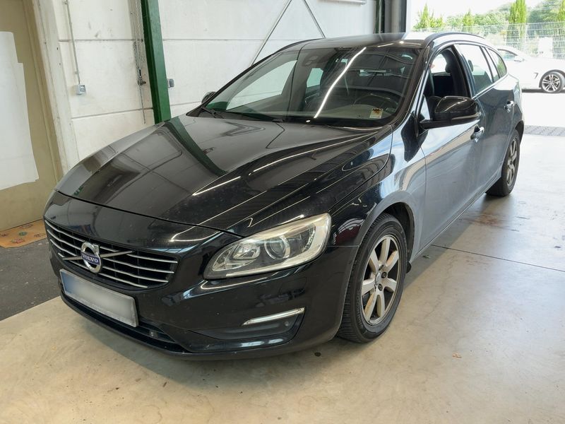 Volvo V60 2.0 D3 Linje Svart 2016 – снимка 1
