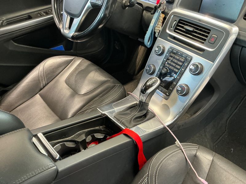 Volvo V60 2.0 D3 Linje Svart 2016 – снимка 34