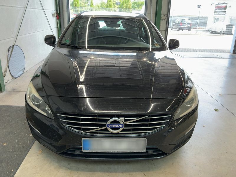 Volvo V60 2.0 D3 Linje Svart 2016 – снимка 14