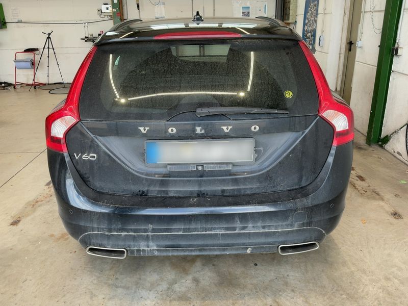 Volvo V60 2.0 D3 Linje Svart 2016 – снимка 7