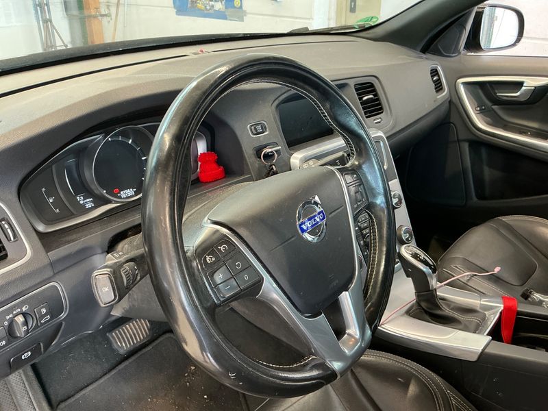 Volvo V60 2.0 D3 Linje Svart 2016 – снимка 32