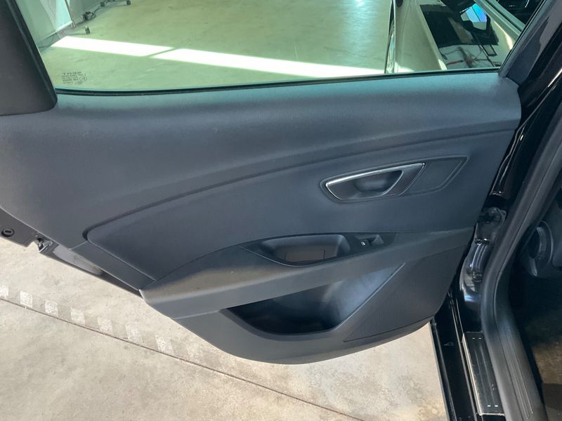 Seat Leon 1.6 TDI Style 2015 – снимка 44
