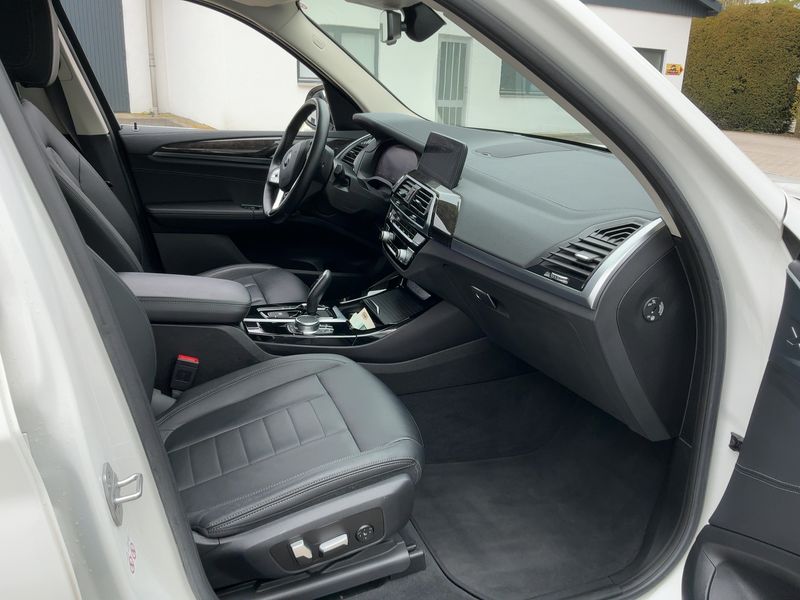 BMW X3 xDrive 20i Luxury Line 2020 – снимка 17