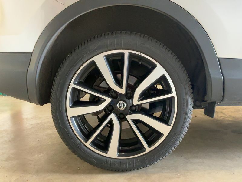 Nissan Qashqai 1.6 dCi Tekna 2017 – снимка 9