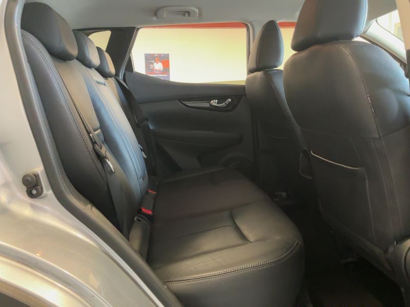 Nissan Qashqai 1.6 dCi Tekna 2017 – снимка 20